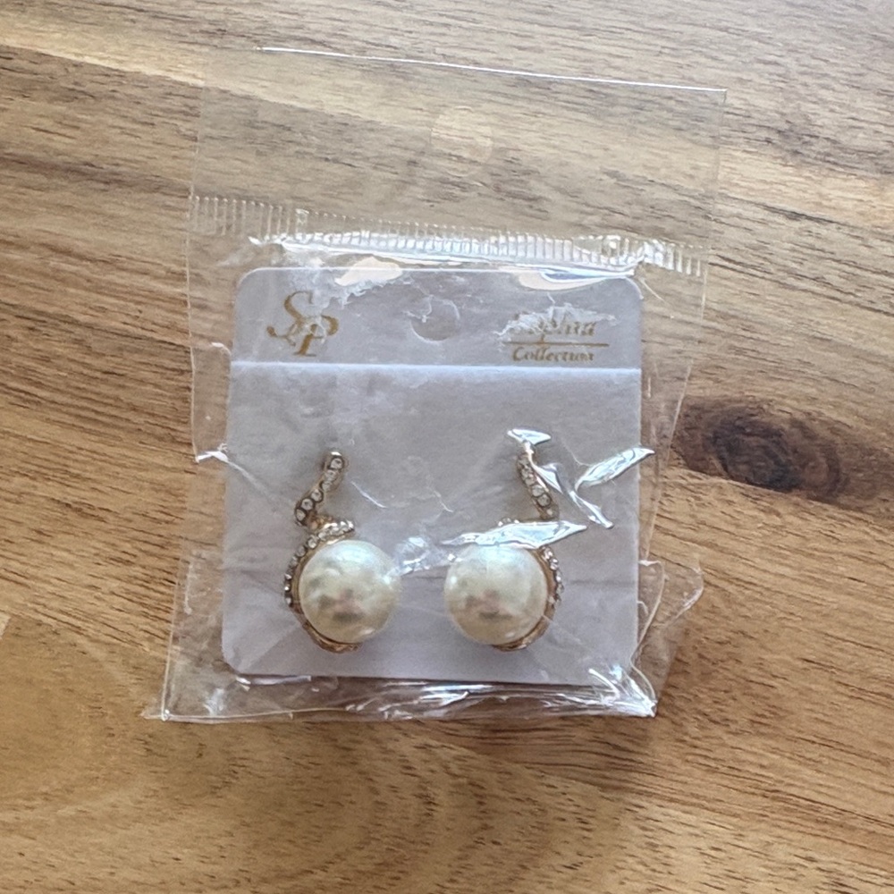 Sophia Collection Gold and Cream Pearl Earrings
